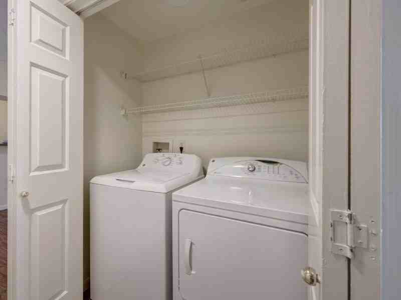 6201 E 62nd Ave - Photo 4 of 33