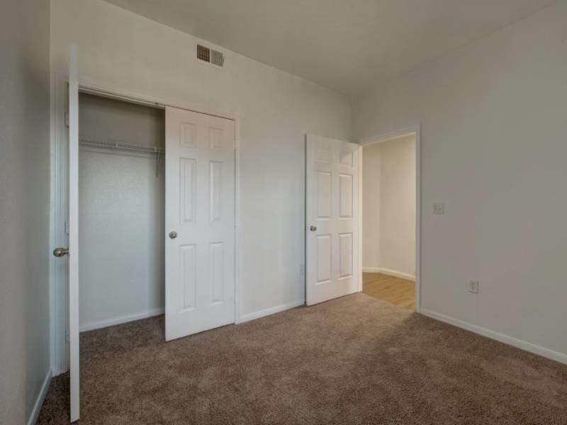 6201 E 62nd Ave - Photo 7 of 33