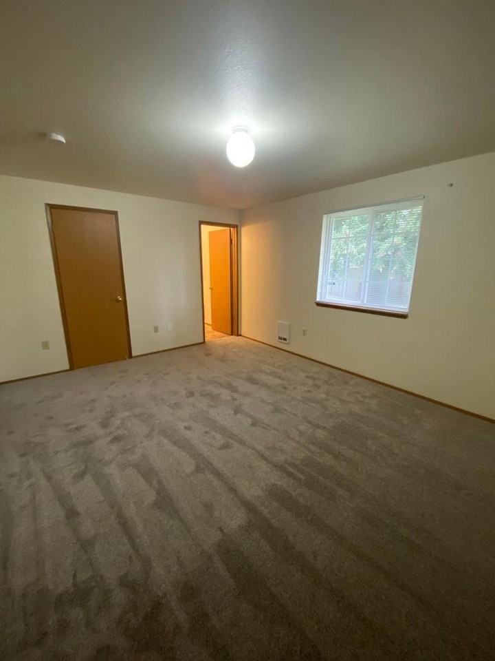 16001 11th Avenue Ct E - Photo 5 of 14