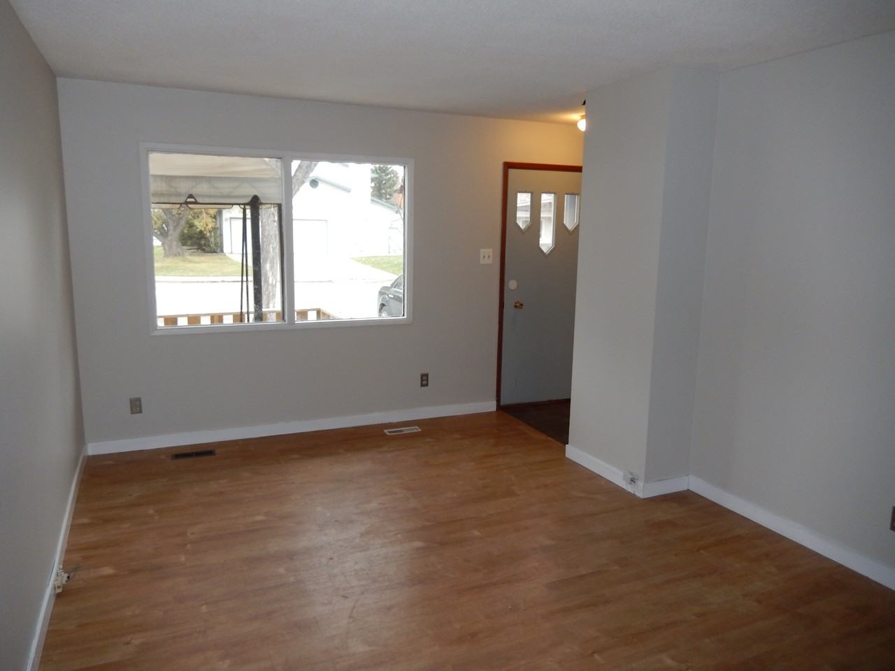 58 Carleton Dr #MAIN - Photo 3 of 13