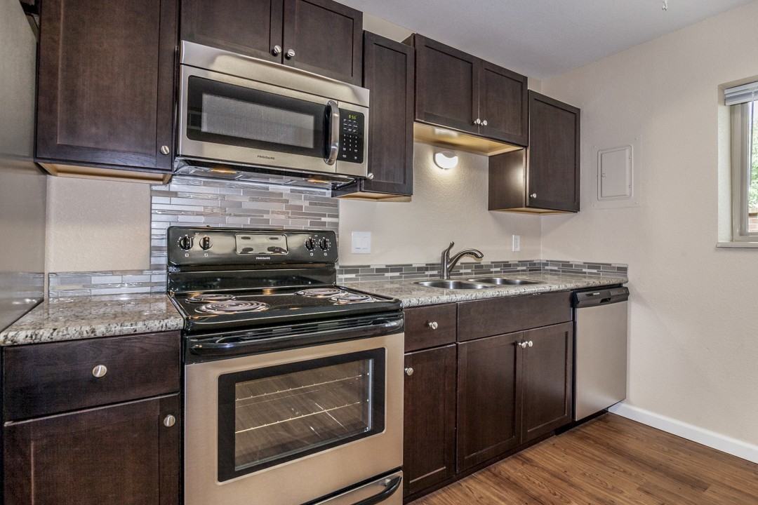 Lakemont Apartments - Photo 4 of 50