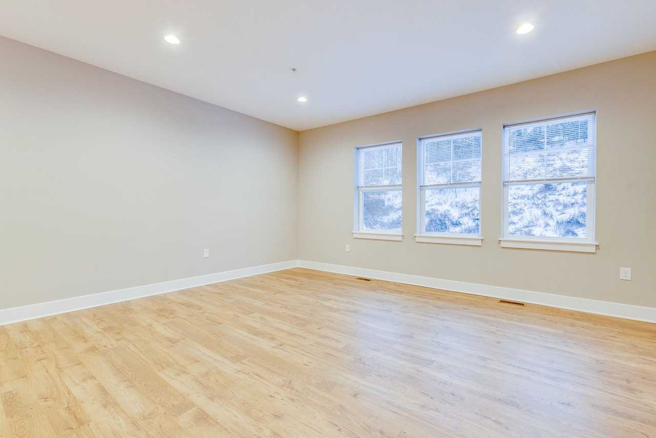 5001 Stefano Dr - Photo 7 of 48