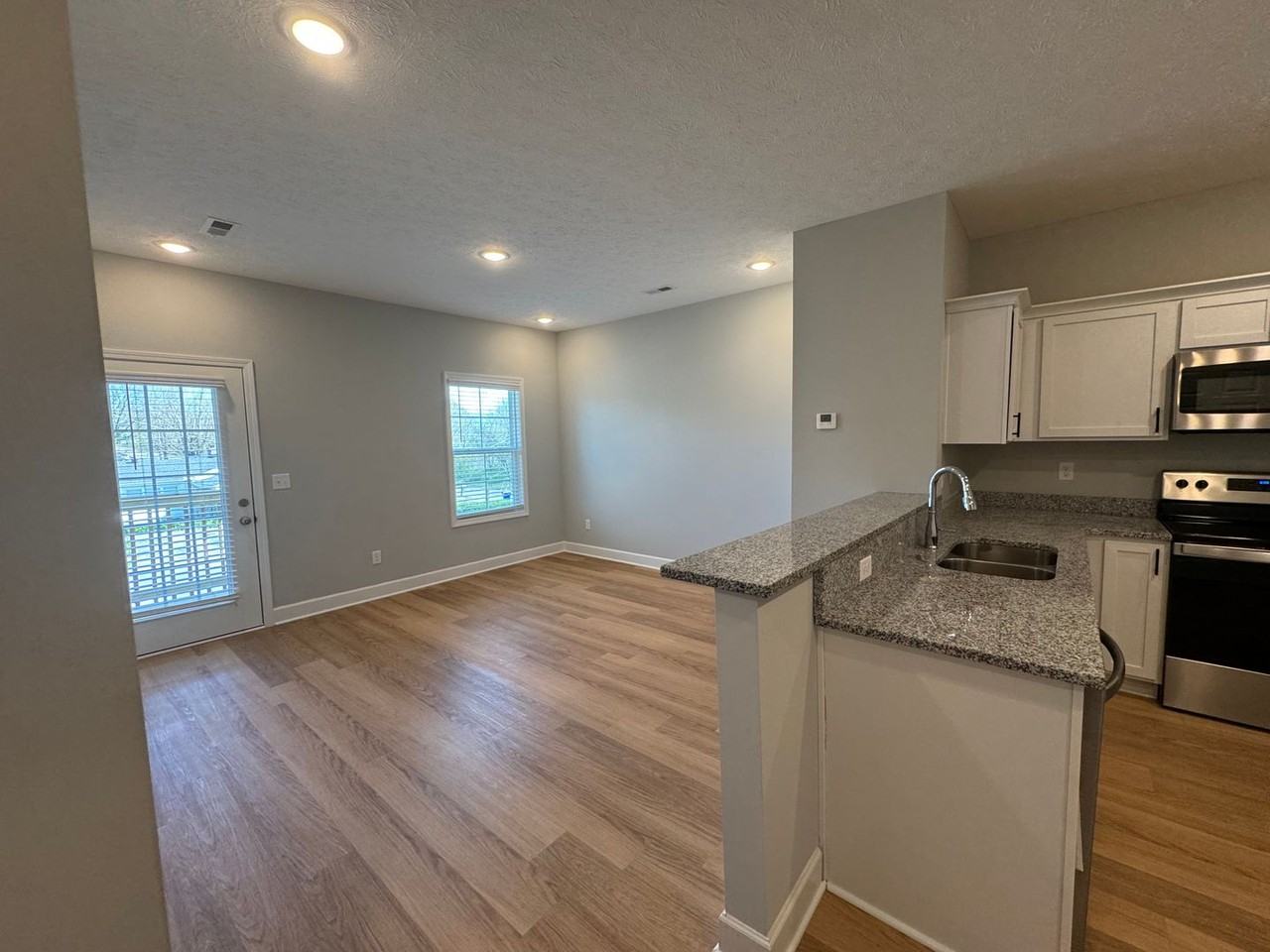 117 Owmby Way - Photo 3 of 13