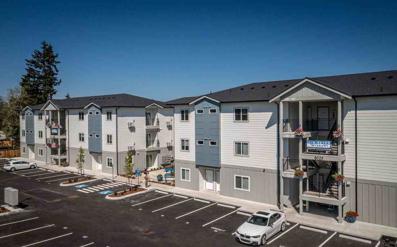 Lake Grove Apartments! - Photo 2 of 8