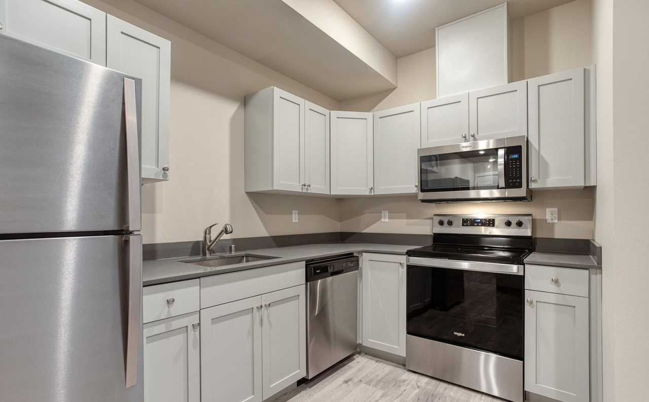 Lake Grove Apartments! - Photo 7 of 8