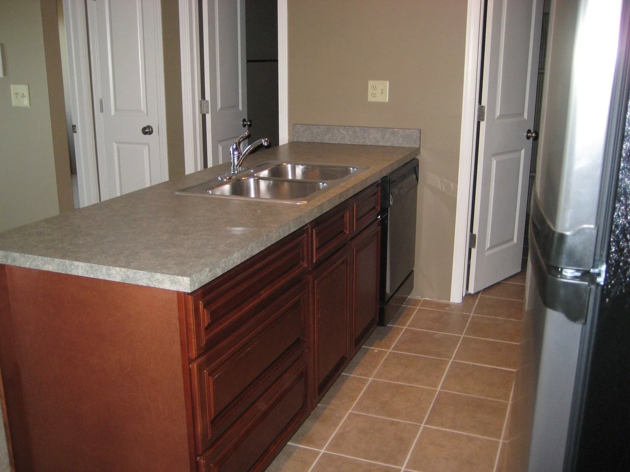 1660 G Street - Photo 4 of 10