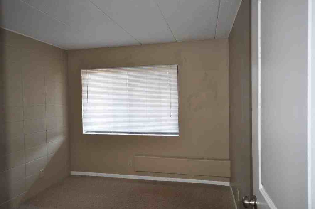 1660 G Street - Photo 7 of 10