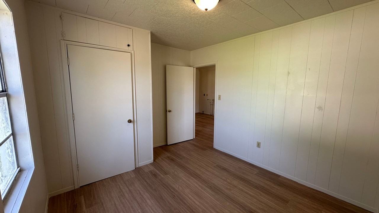 709 East Lessley Street - Photo 3 of 8