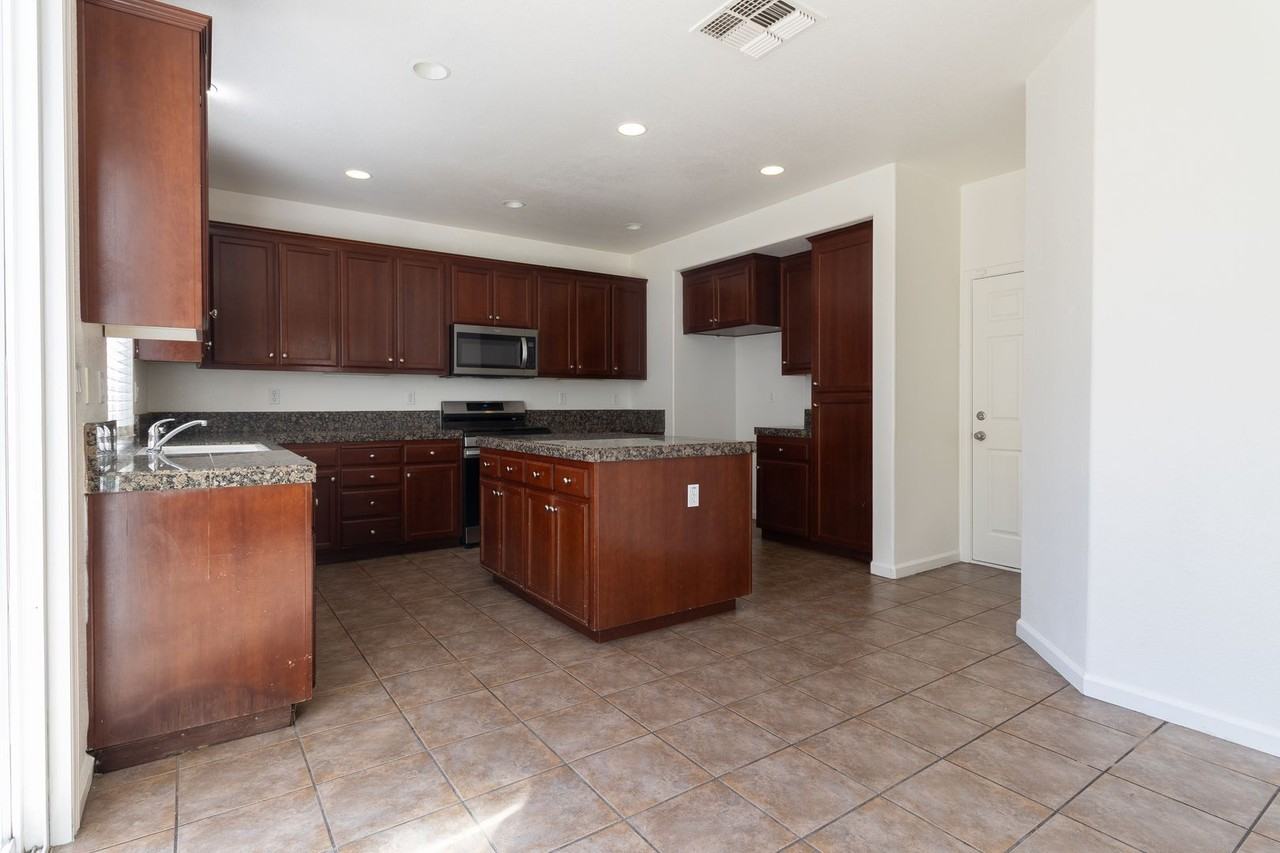 3760 Helen Perry Rd - Photo 3 of 28