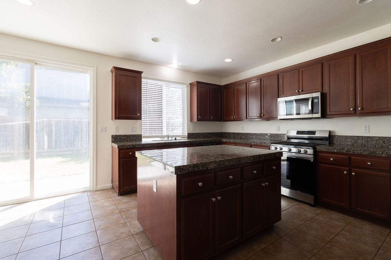3760 Helen Perry Rd - Photo 4 of 28