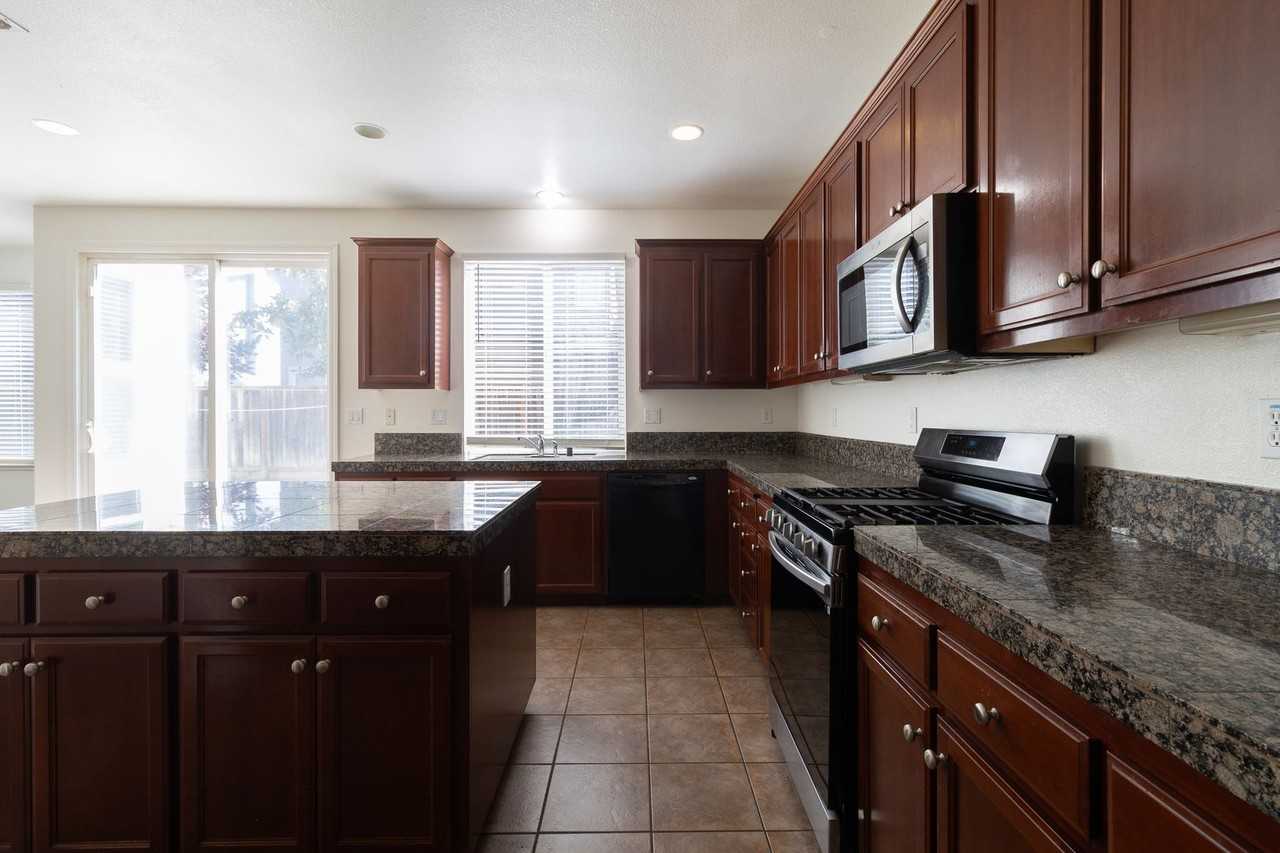 3760 Helen Perry Rd - Photo 5 of 28