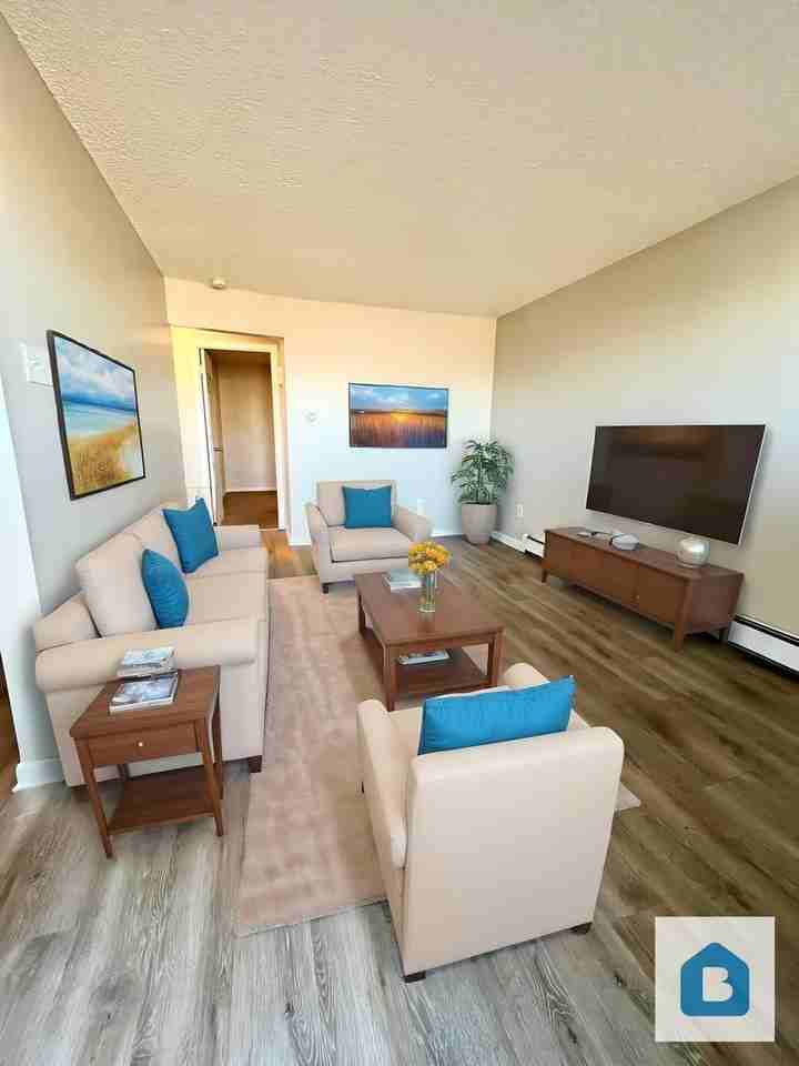 Landmark Apts - Photo 2 of 24