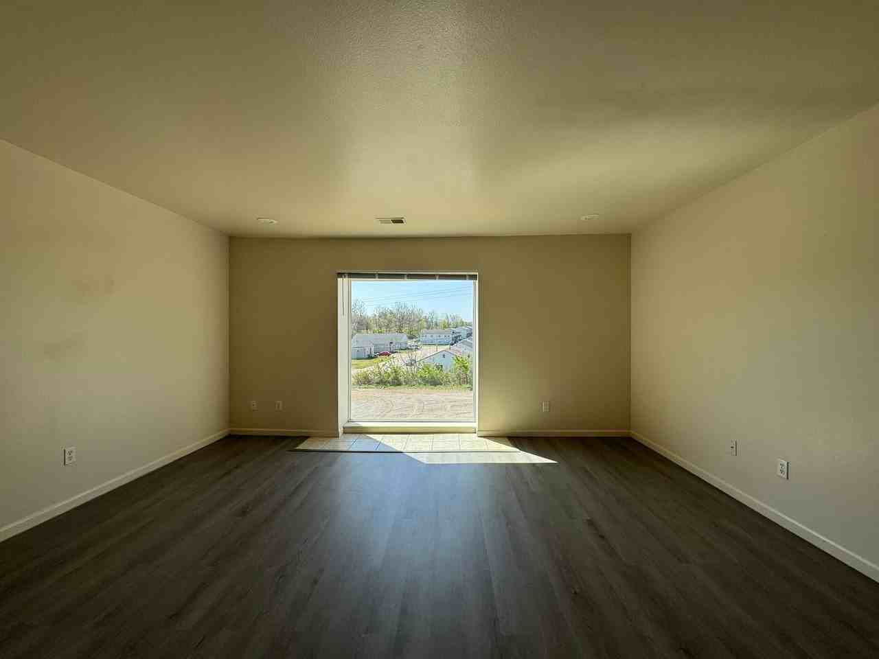 291 Vickie Lynn - Photo 3 of 17