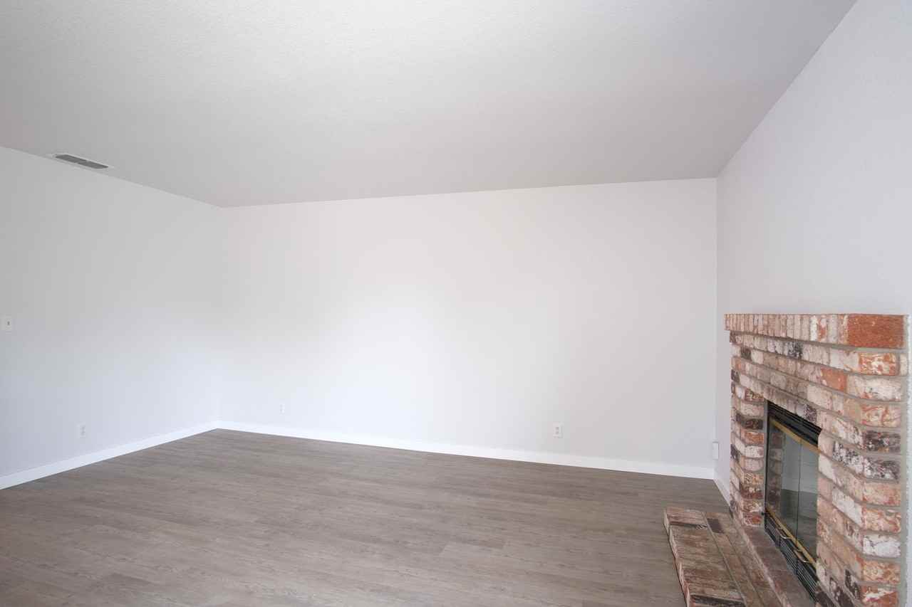 966 Kerley Ln - Photo 5 of 17