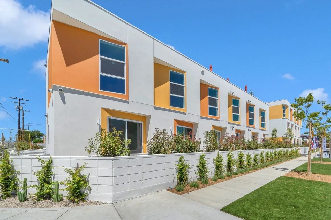 Cocoon 63 - Photo 2 of 26