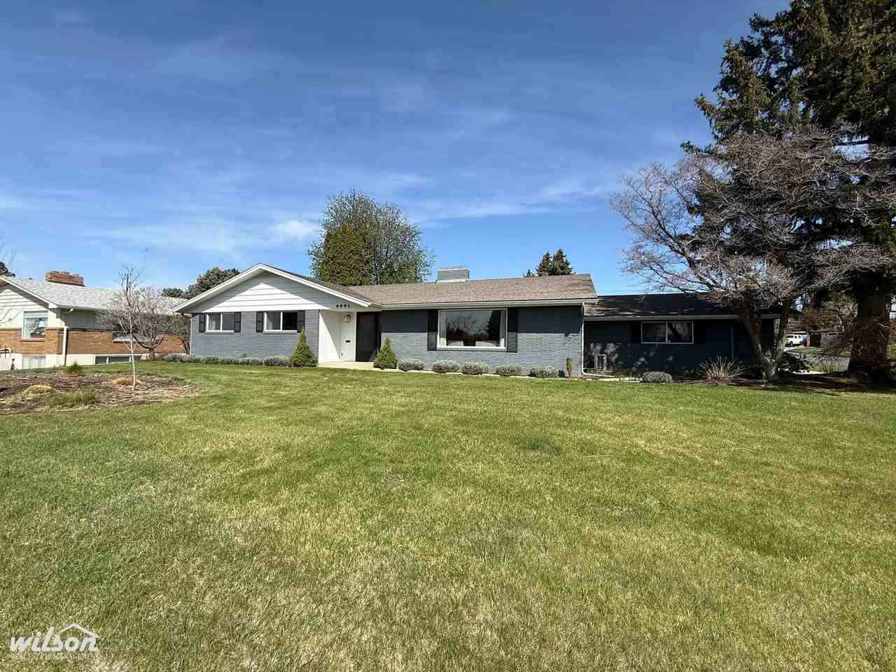 5201 Douglas Drive - Photo 2 of 27