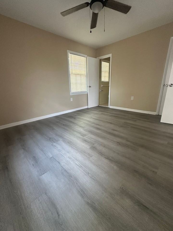 1204 Rhodus Dr - Photo 2 of 22