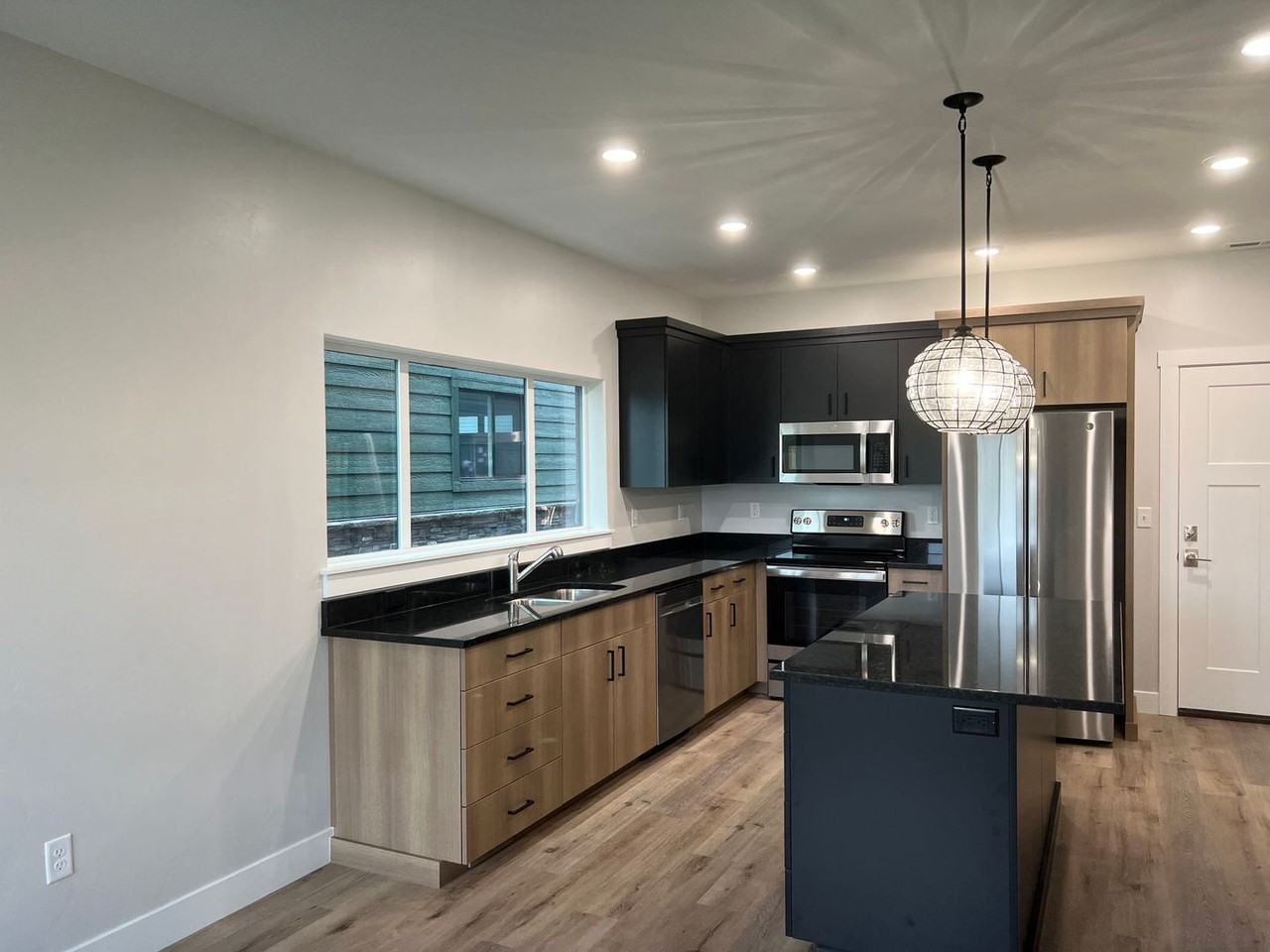 1623 Grinnell Way - Photo 3 of 19