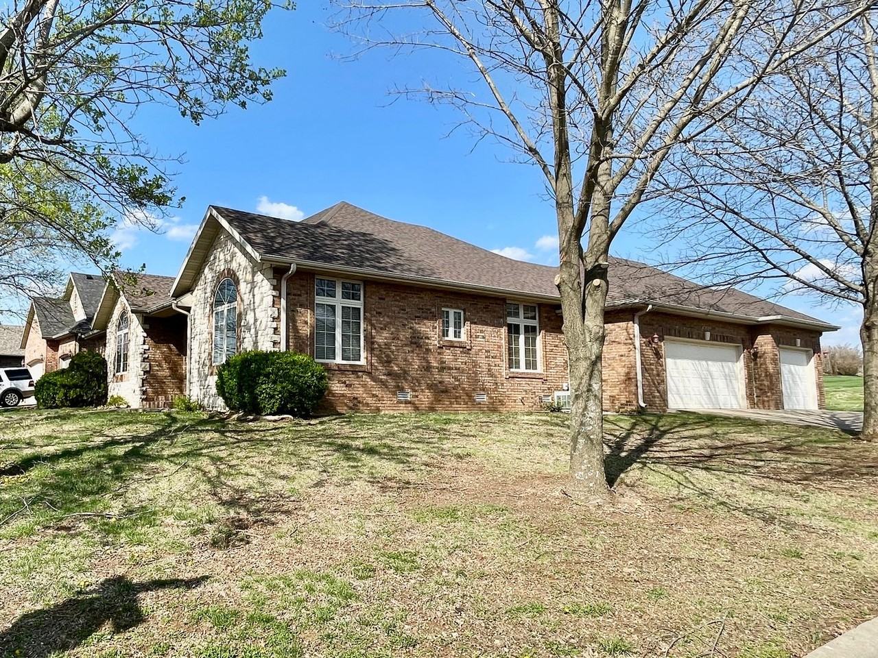 4361 E Sherwood St - Photo 2 of 28