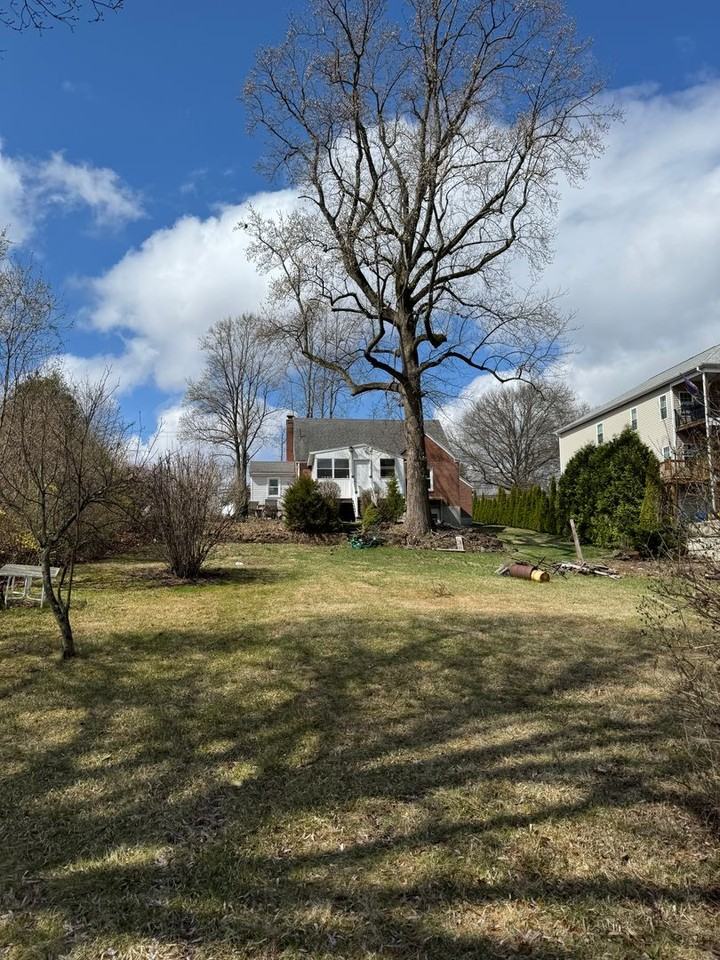 441 Farmington Ave - Photo 2 of 22