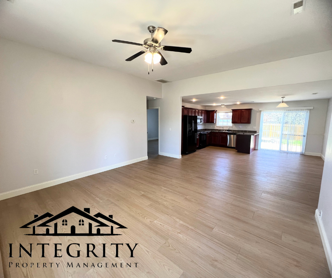 101 Pioneer Ct - Photo 2 of 12