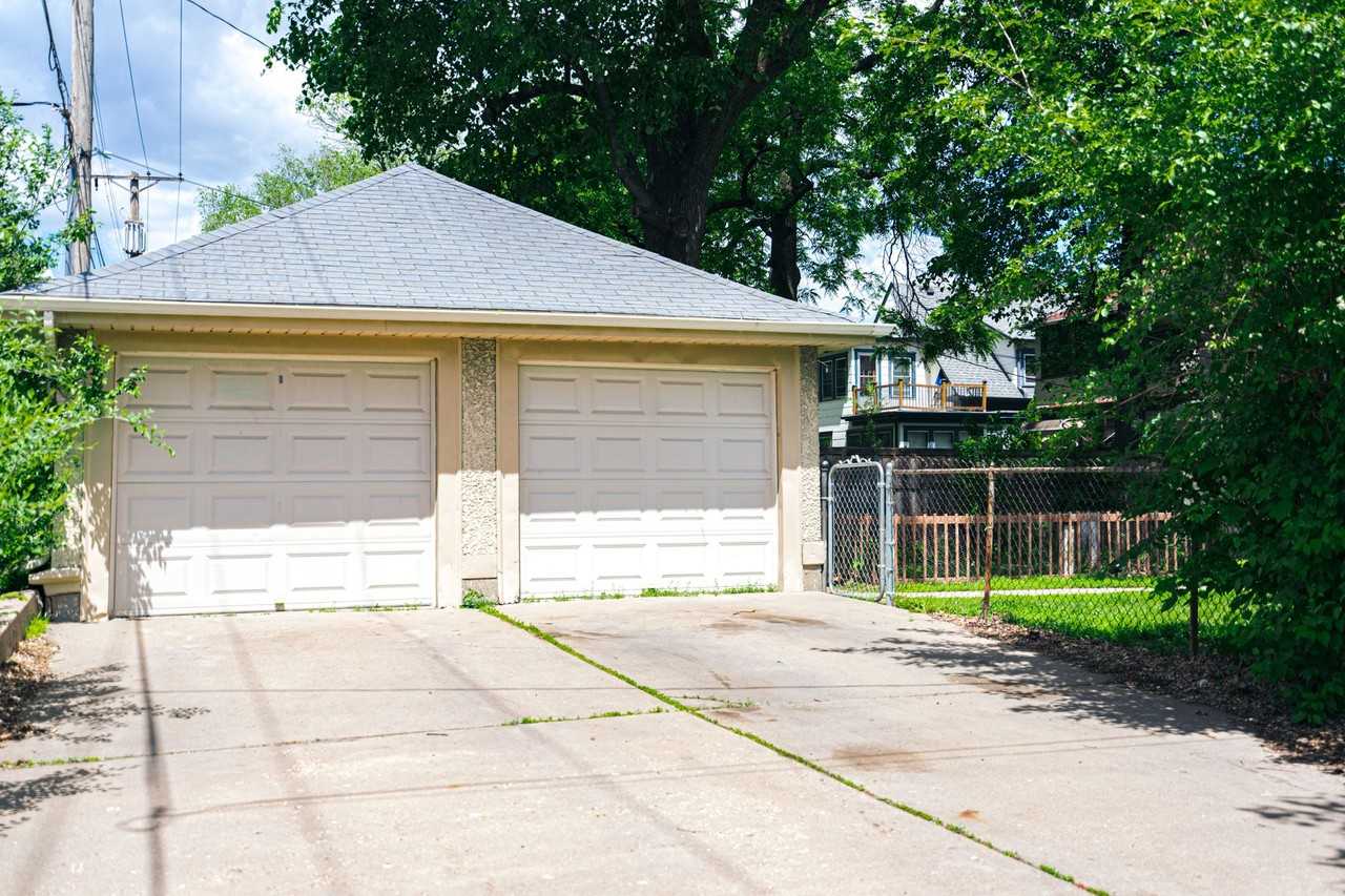 3450 Harriet Ave - Photo 4 of 7