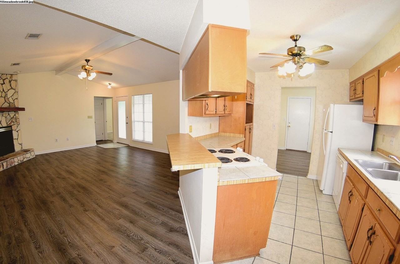 155 Meadowbrook Ct - Photo 6 of 17