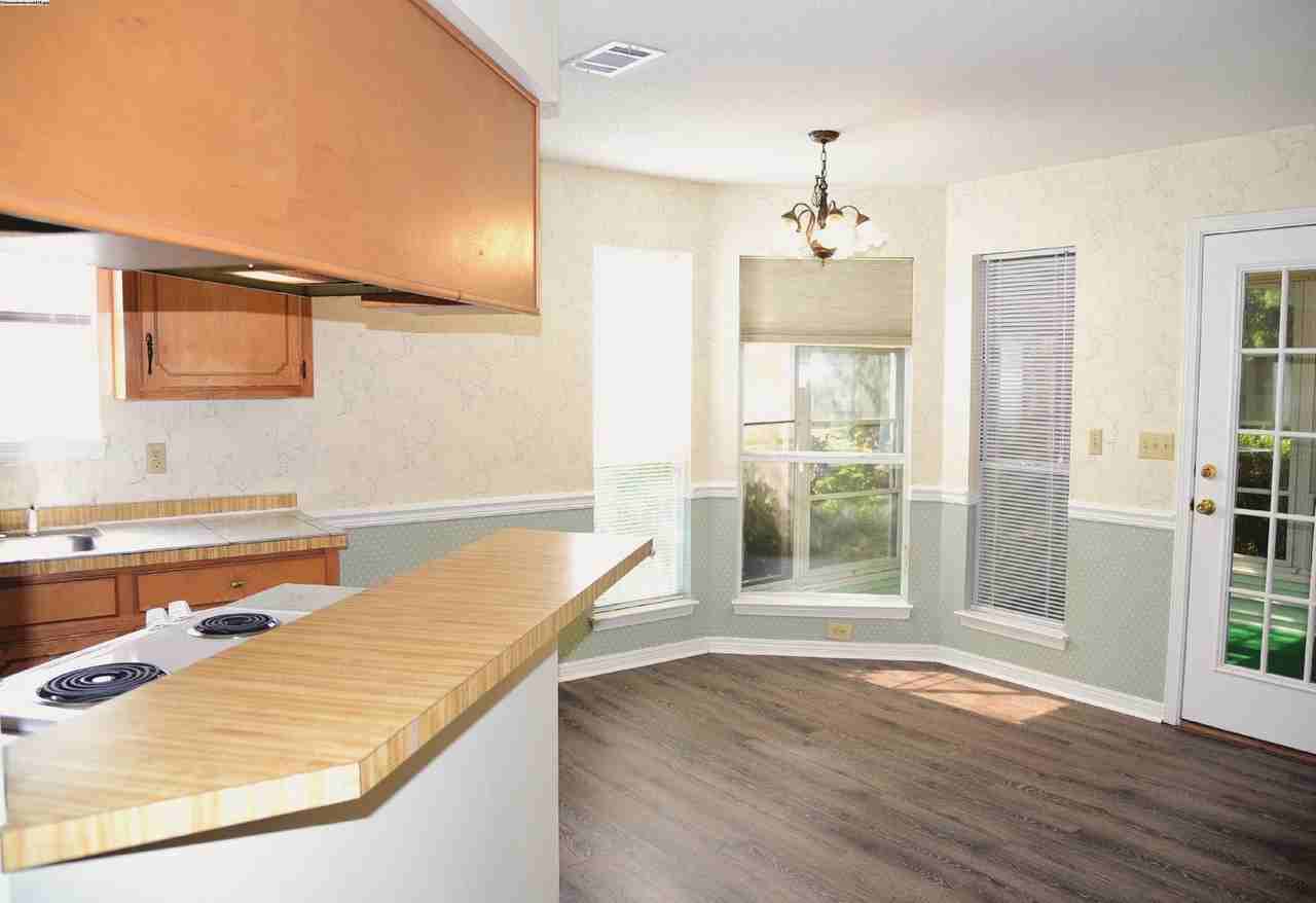 155 Meadowbrook Ct - Photo 7 of 17