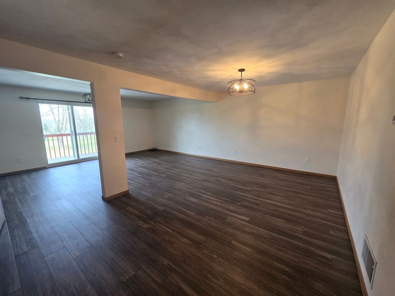 408 Harding St - Photo 5 of 19