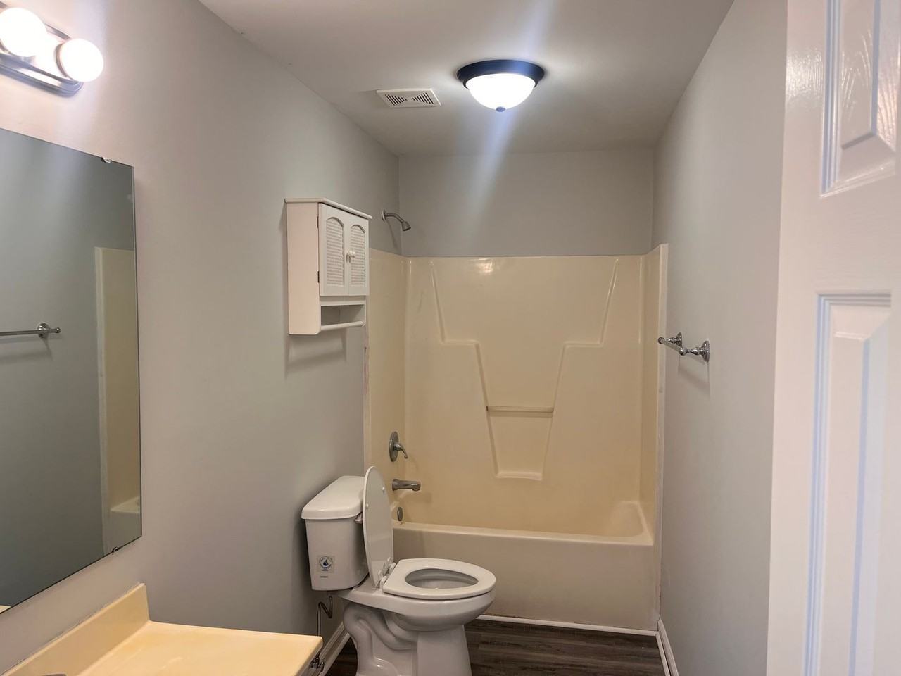 912 Shannondale Dr - Photo 3 of 13