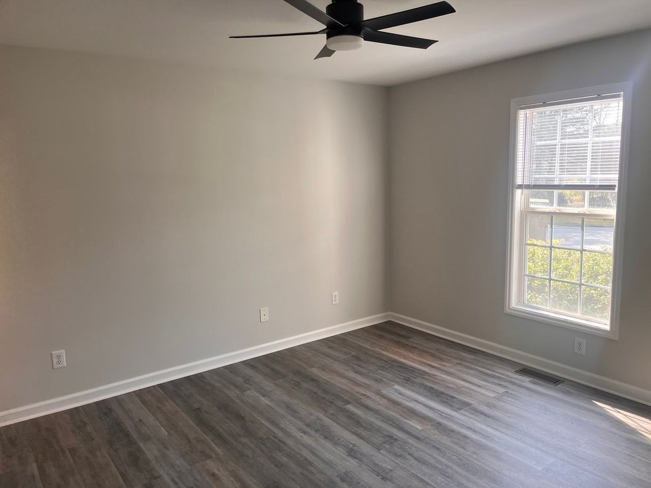 912 Shannondale Dr - Photo 5 of 13