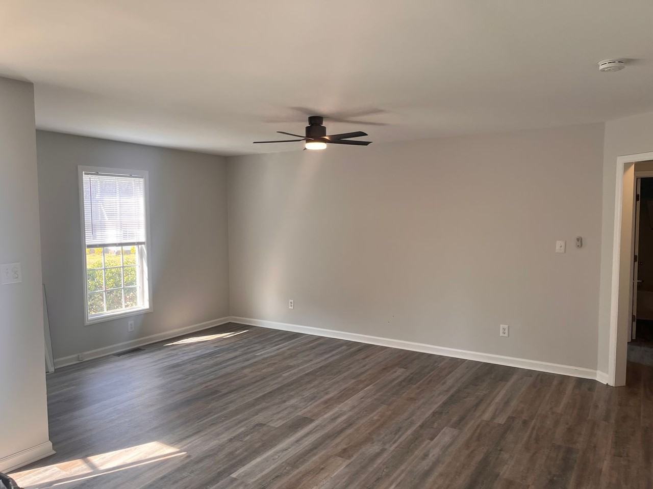 912 Shannondale Dr - Photo 6 of 13