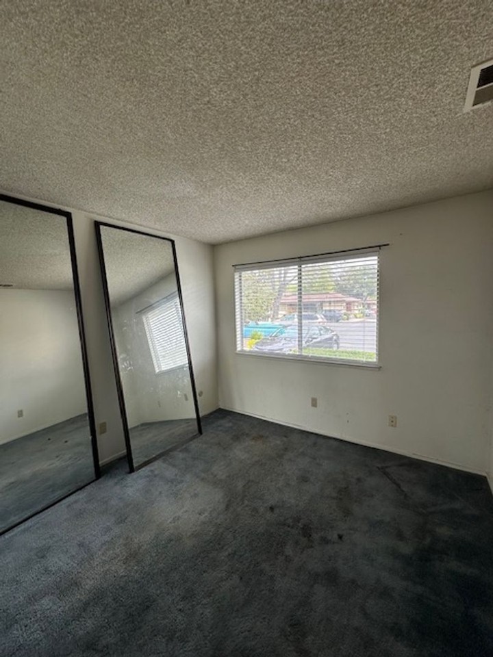 52 W Elliot St #51 - Photo 3 of 14