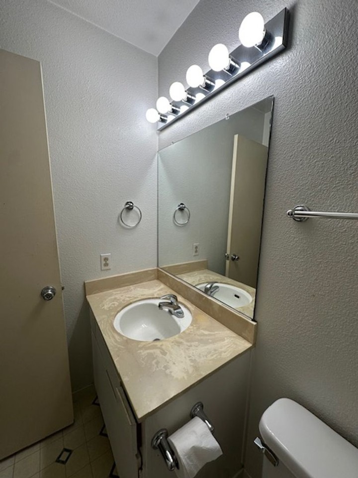 52 W Elliot St #51 - Photo 7 of 14