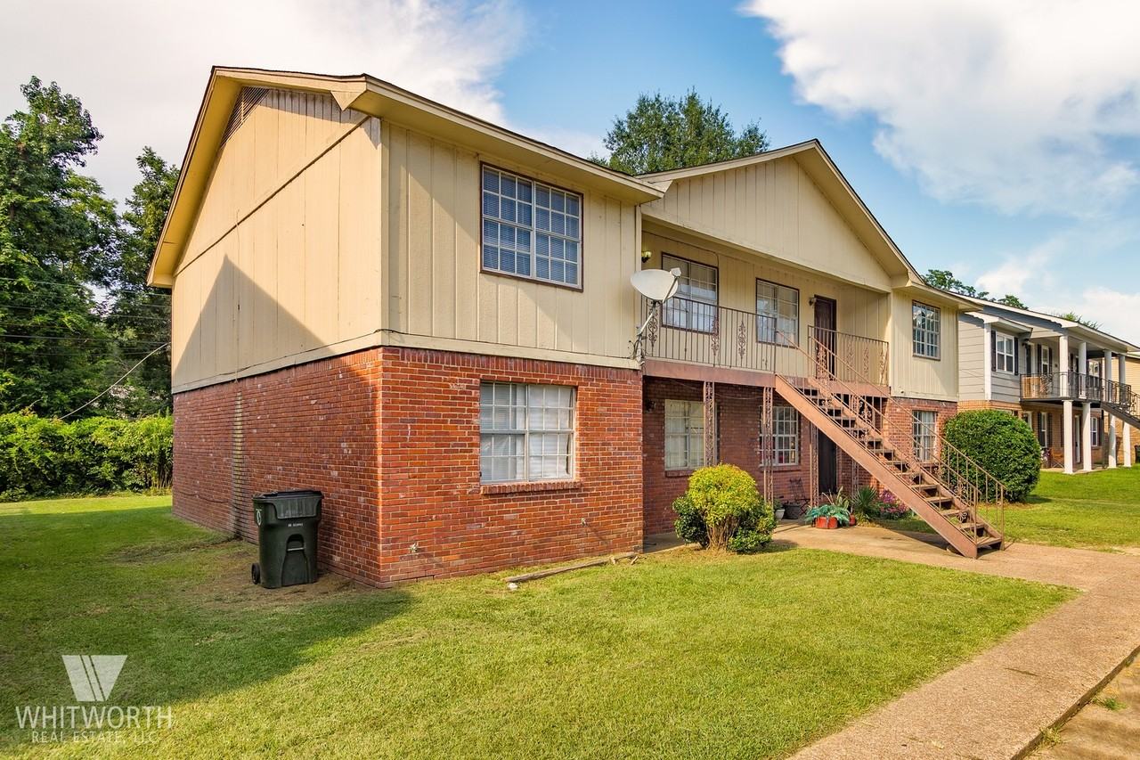 632 33rd Street E - Photo 2 of 22