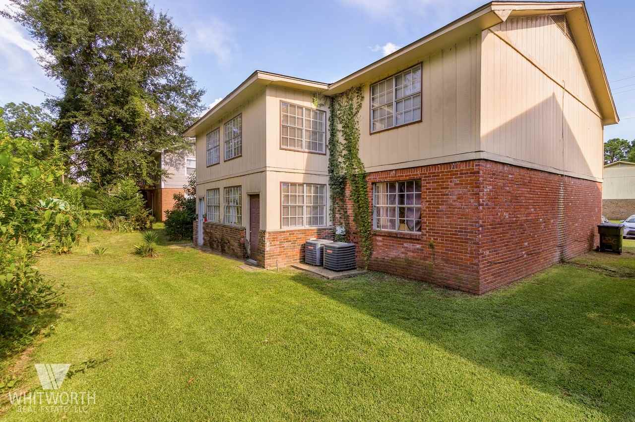 632 33rd Street E - Photo 3 of 22