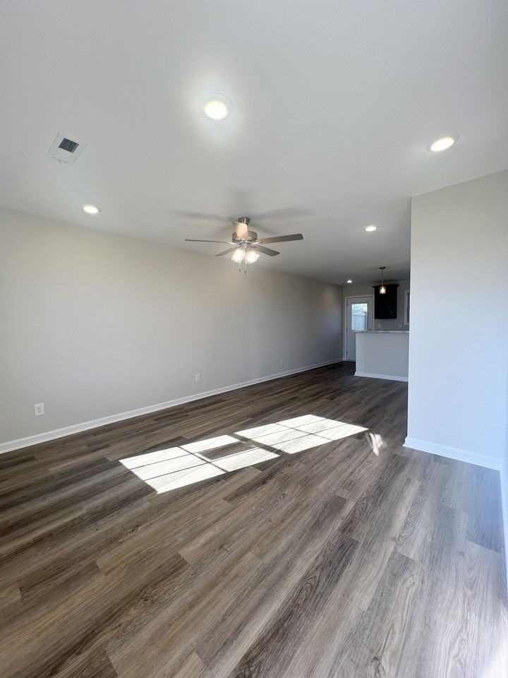 1130 Pembroke Oak Grove Rd - Photo 2 of 24