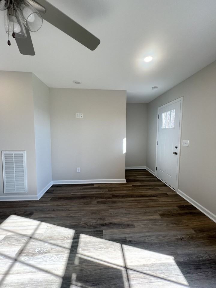 1130 Pembroke Oak Grove Rd - Photo 4 of 24