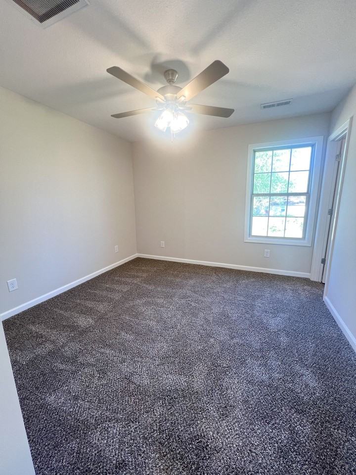 1130 Pembroke Oak Grove Rd - Photo 7 of 24