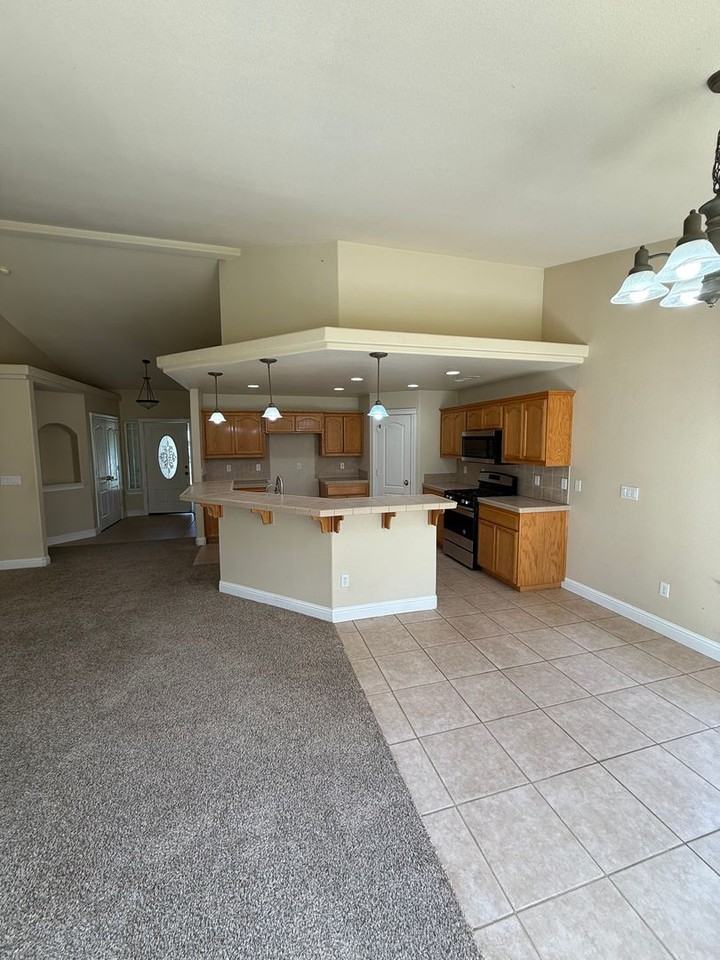 3481 Cockerill Dr - Photo 7 of 17