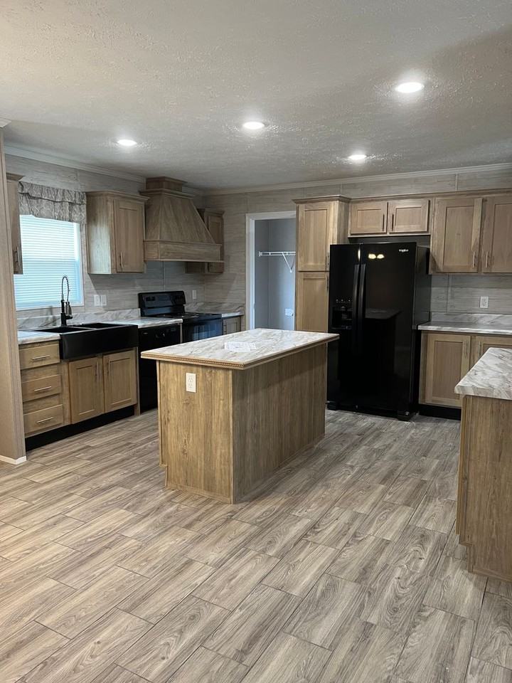 14069 Us Highway 231 - Photo 2 of 24