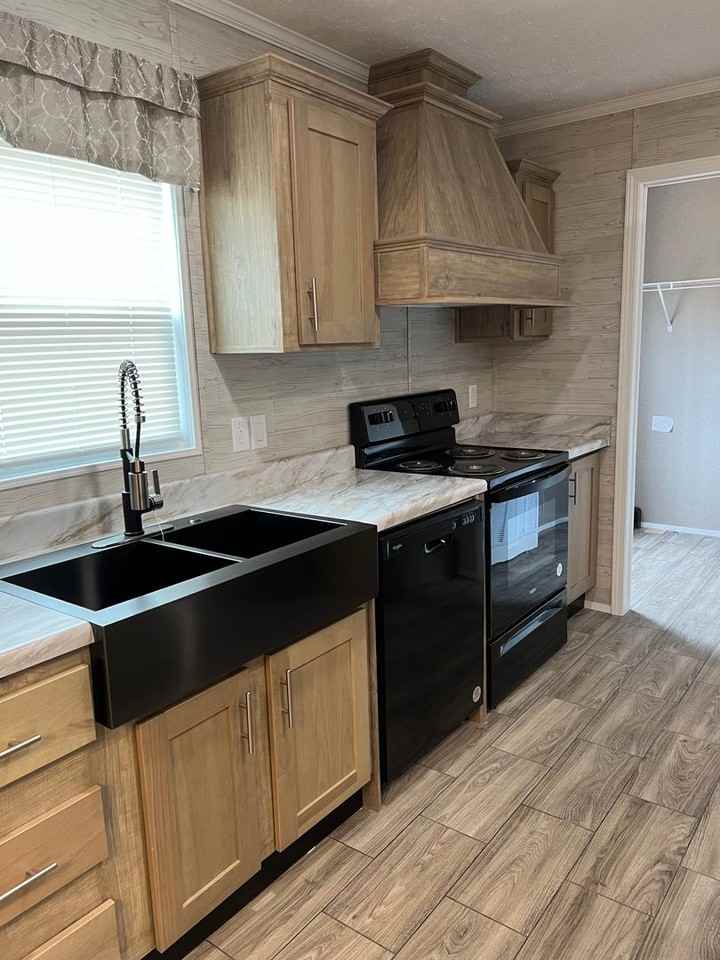 14069 Us Highway 231 - Photo 3 of 24