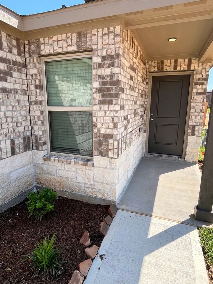 25553 Blossom Ct - Photo 2 of 17