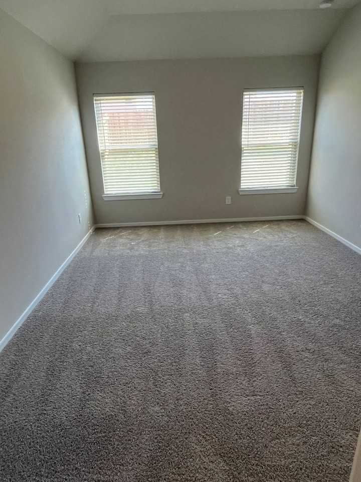 25553 Blossom Ct - Photo 7 of 17