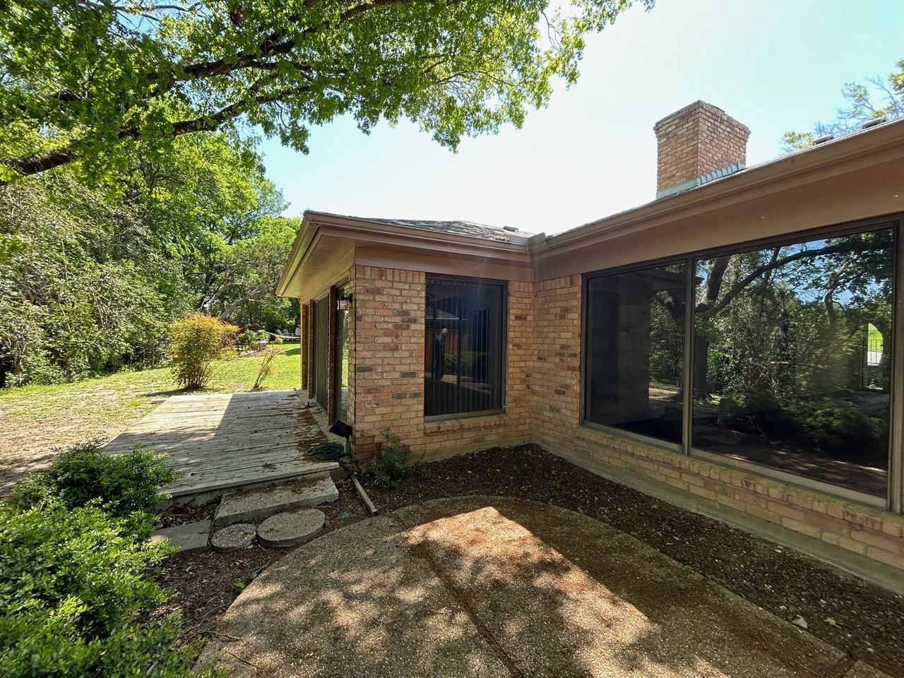 3609 Windmill Hill St - Photo 2 of 24