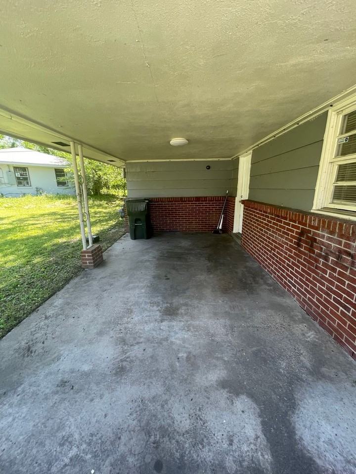 1204 E Audubon Rd - Photo 3 of 12