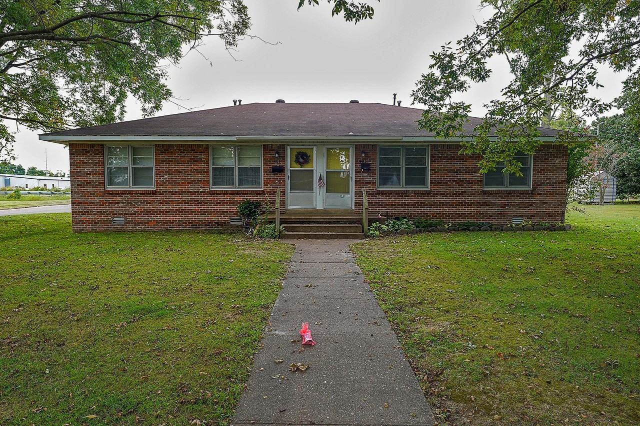 405 North Dr - Photo 2 of 8