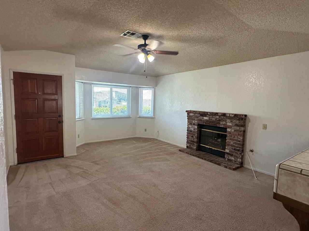 1198 Magnolia Ct - Photo 2 of 17