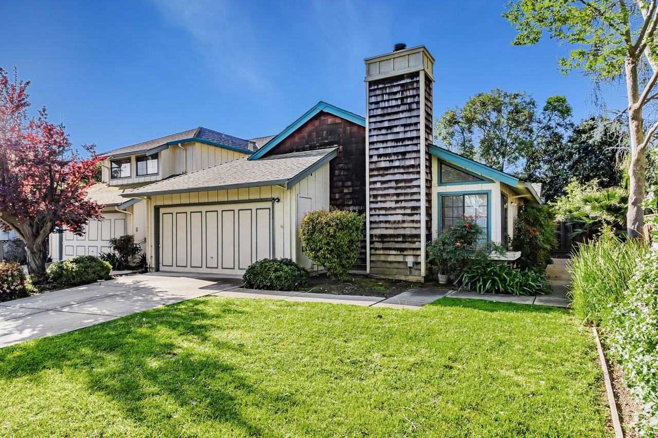 3036 Greenbriar Ct - Photo 3 of 34