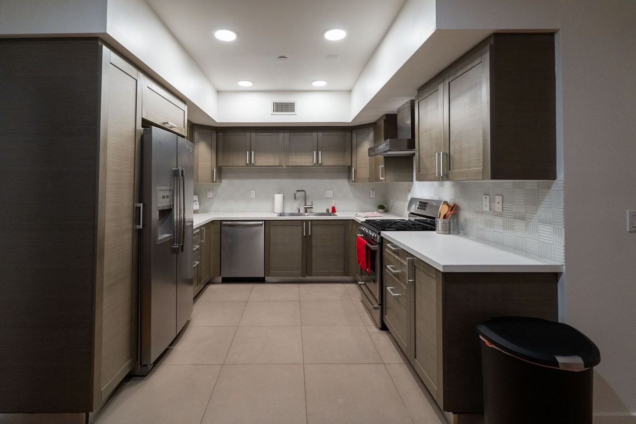 7133 Hawthorn Ave #206 - Photo 2 of 21